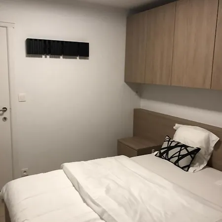 Klaproos - Modern Op Zeedijk Appartement Nieuwpoort